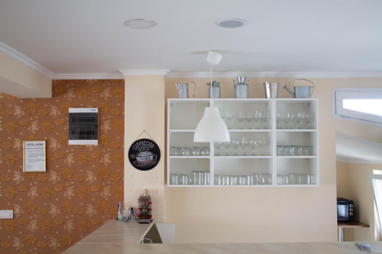 Hotel Living Suto Orizari Exterior photo